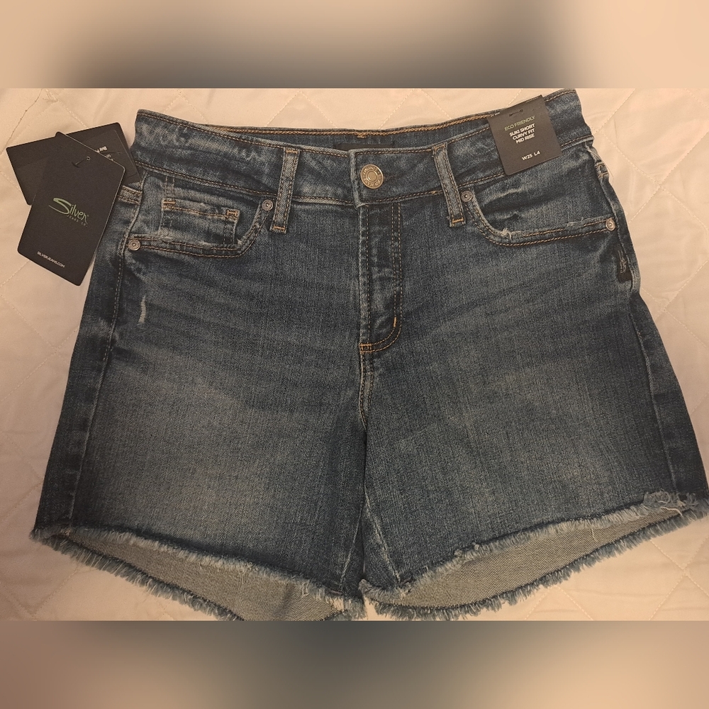 Silver Jeans Suki Short Size W25 L4 NWT
